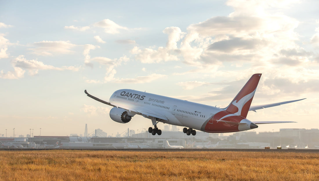 Qantas B787-9 Taking off