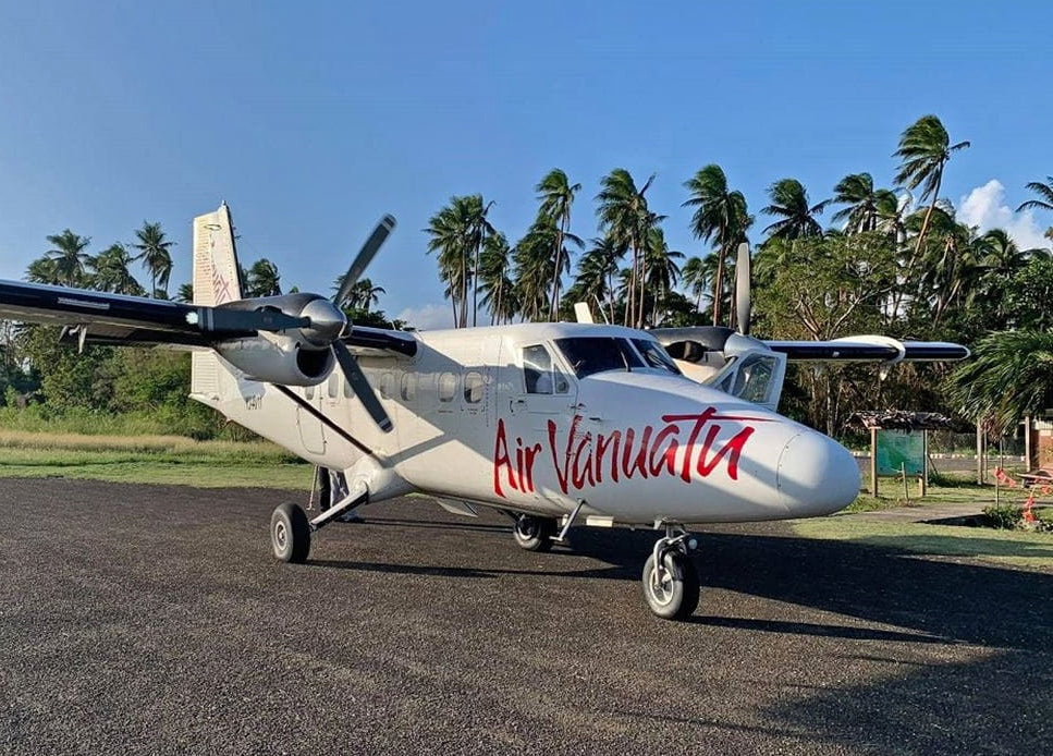 Air Vanuatu ferries in another Twin Otter – Aero South Pacific