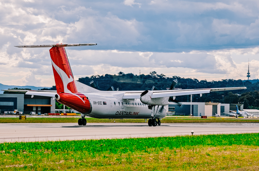 Qantaslink DHC-8-Q400 at Canberra Airport