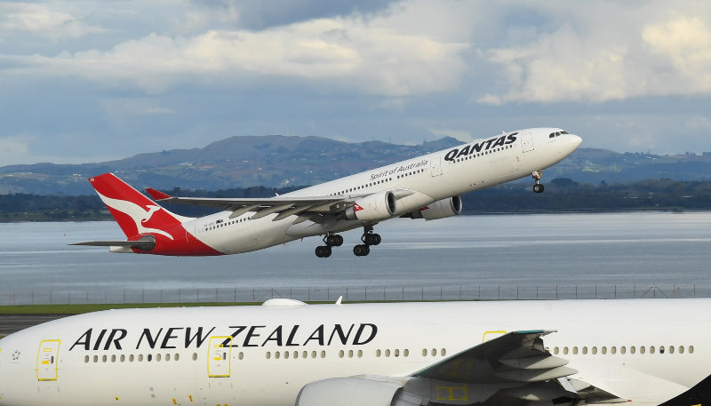 Qantas and Air New Zealand aircradt