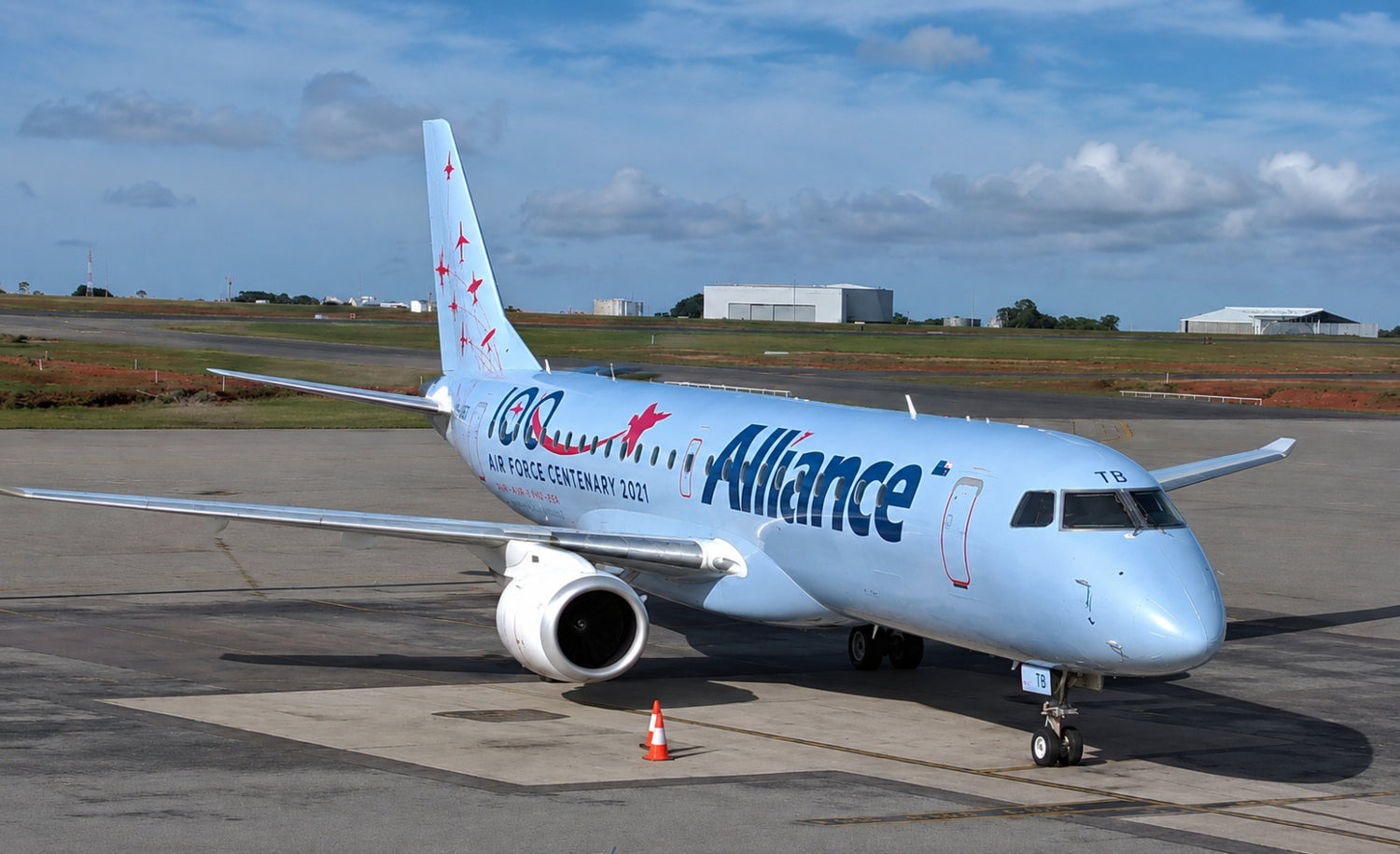 Alliance Airlines E190-100 at Darwin Airport